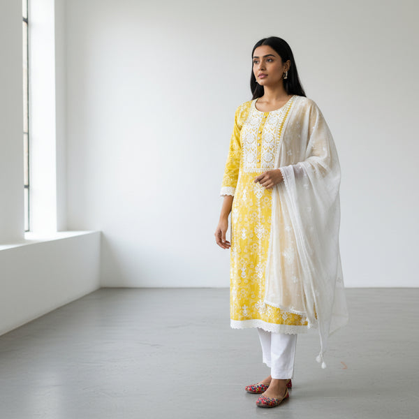 Elegant Embroidered Floral Kurta Set
