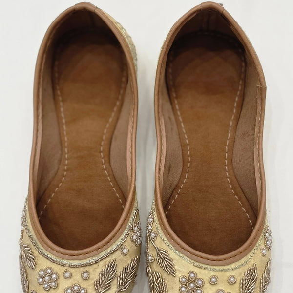 Yellow Pearl-Embellished Jutti